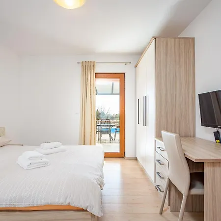 别墅 Ana For 12 Persons With Private Saltwater Pool *