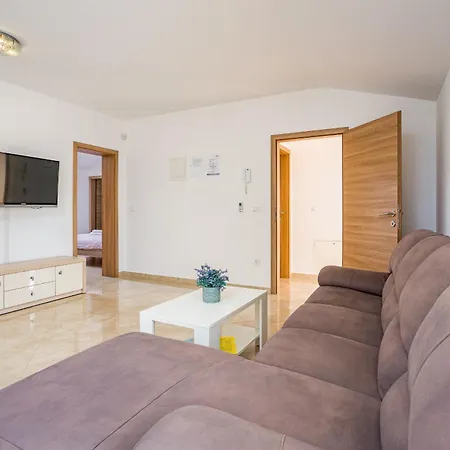 Ana For 12 Persons With Private Saltwater Pool 别墅 Juršići