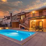Ana In Istria For 12 Persons With Private Saltwater Pool וילה *