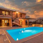 Ana In Istria For 12 Persons With Private Saltwater Pool וילה