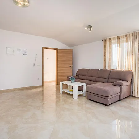 Villa Ana For 12 Persons With Private Saltwater Pool