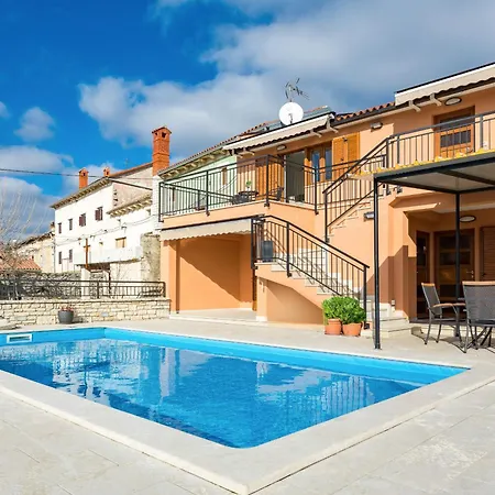 Ana For 12 Persons With Private Saltwater Pool Jursici