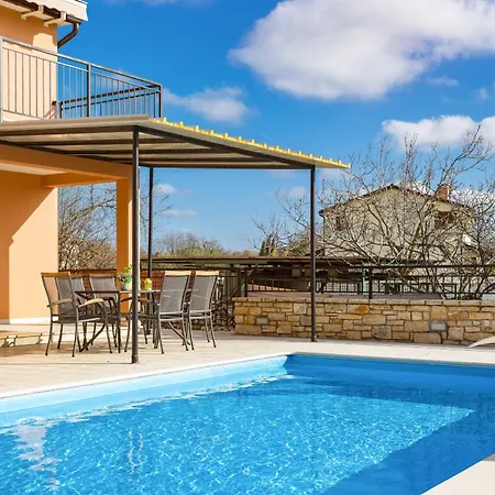 Ana For 12 Persons With Private Saltwater Pool